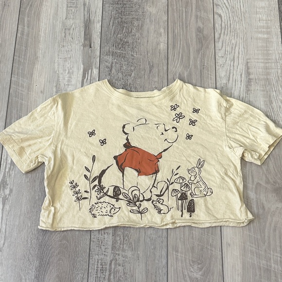 Disney Tops - Disney Junior’s Cream Winnie the Pooh cropped Graphic Tee